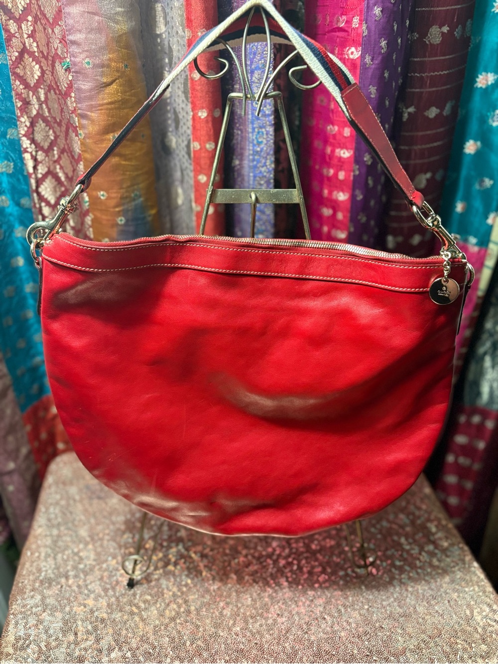 GUCCI Hard to find cherry red leather striped handle shoulder bag.